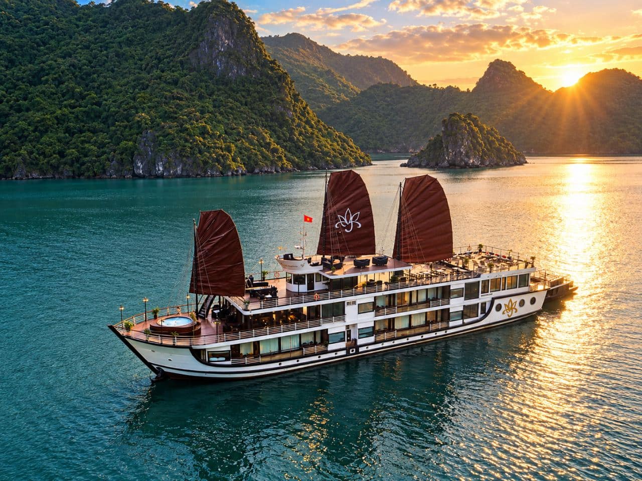 Из Ханоя: Orchid Classic Cruise — Халонг и Лан Ха на 3 дня / 2 ночи